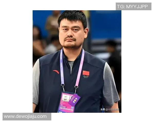 姚明眼红时刻背后的故事与情感揭秘，探讨他如何面对挑战与压力